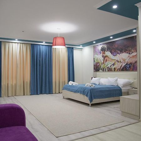 Mirage Hotel แบรฮอฟ ภายนอก รูปภาพ