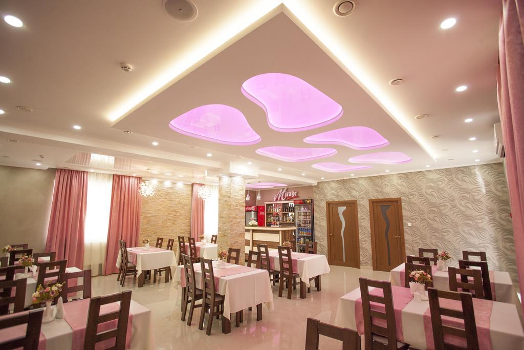 Mirage Hotel แบรฮอฟ ภายนอก รูปภาพ